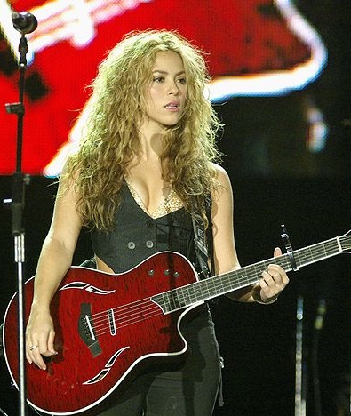 Shakira_Rio_03_wikipedia.jpg 