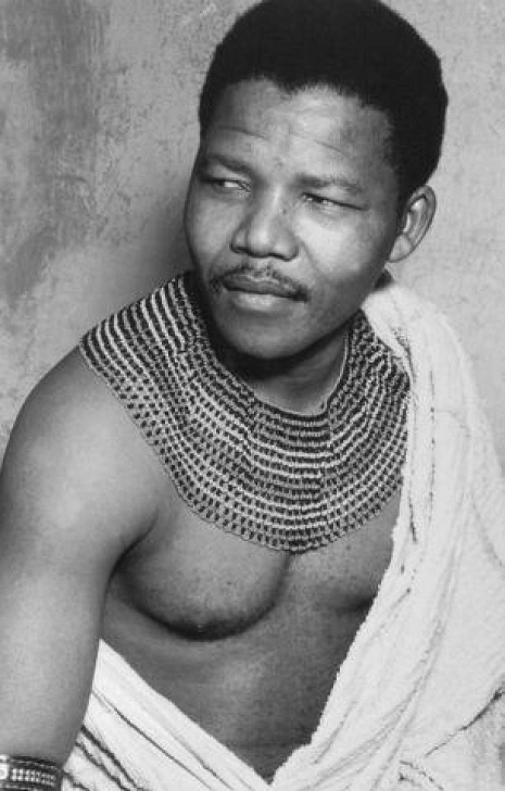 Mandela_Nelson_XhosaDress.jpg