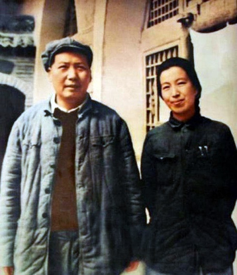 Mao_and_Jiang_Qing_1946.jpg