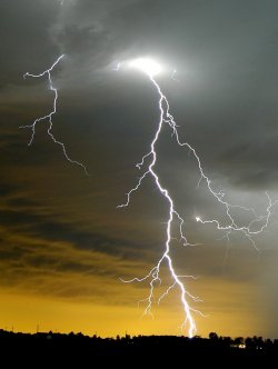 lightning_NASAfiles.jpg