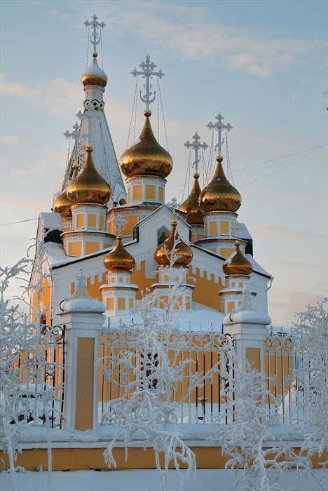Cathedral_Yakutsk_Dec2010BernardGrua.jpg