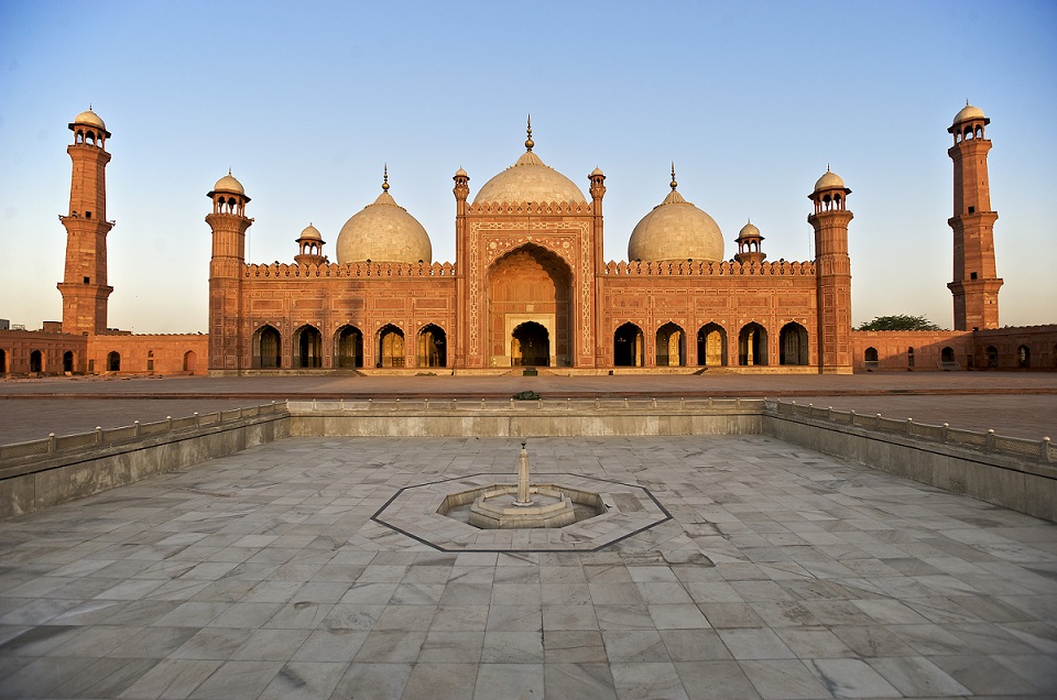 GuruShani_PakistanMasjid.jpg