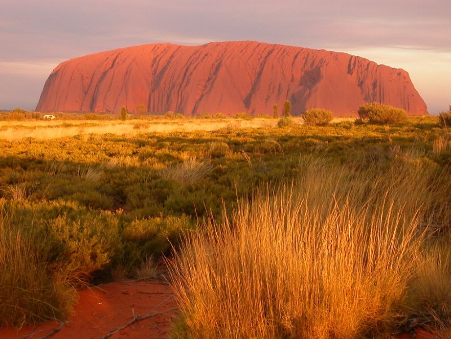 Uluru_AyersRock.jpg