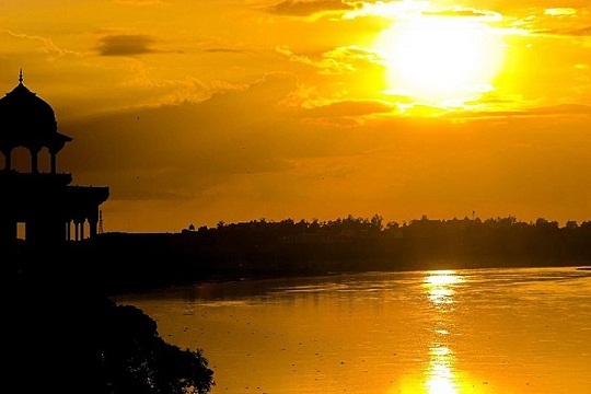 Surya_YamunaKhola_Agra.jpg