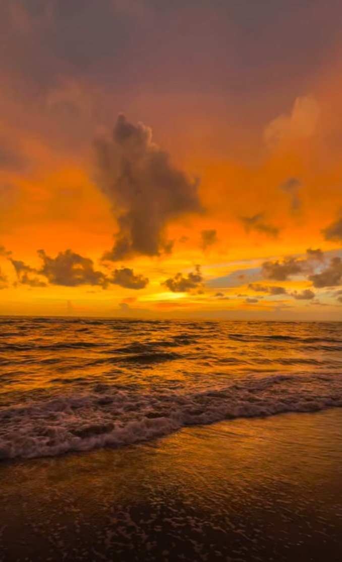 Ocean_Golden_sunset.jpg