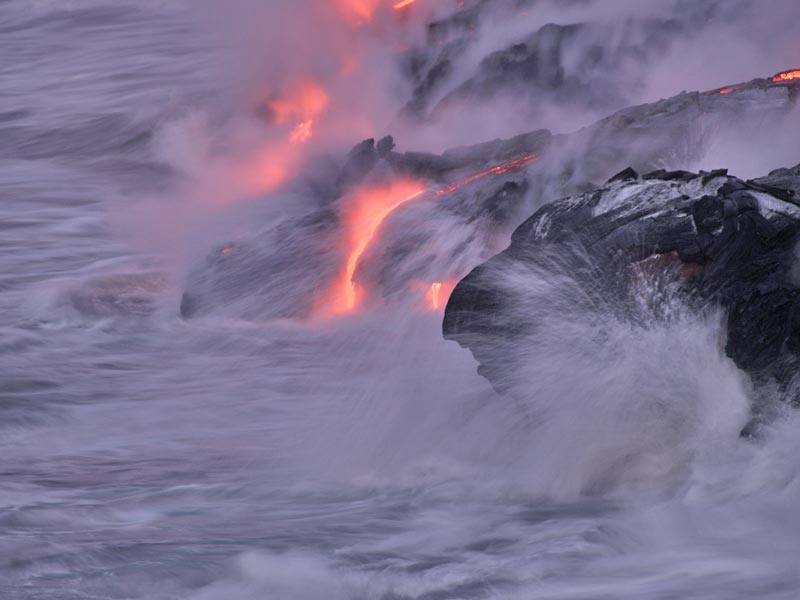 Fire_ocean_volcano.jpg